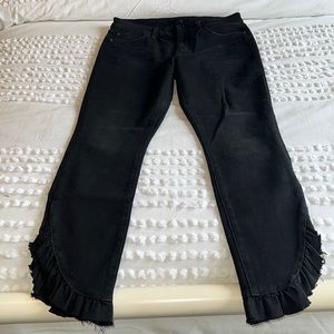 Joe’s black The Icon Mid rise skinny ankle. Curved ankle,ruffle detail. Size 28.